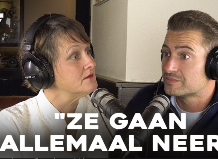 SariWester's tweet photo. @Leo1965Knokke @BenCampert @TerroristTechno @IngeGem @JWilshaus @inevanderplas @G6Sven @NakadPhd @Yvonbrinkerink @BryanRoyAjax @5Djindji Die had ik niet, dus moest ze van deze #judasgeit even zoeken.
#Handsign666
#TriadClaw
#Qanon
#LF https://t.co/b85nkUTJ8p