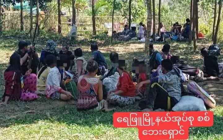 2021Revtweets's tweet photo. At least 2000 people are taking refuge in Dawei, Yay Phyu, Thayet Chaung &amp; Pulaw Township due to fighting between Junta troops and local PDFs. They are in need of humanitarian aids.
#Dec23Coup 
#WhatsHappeningInMyanmar https://t.co/OTbbPZe7bC