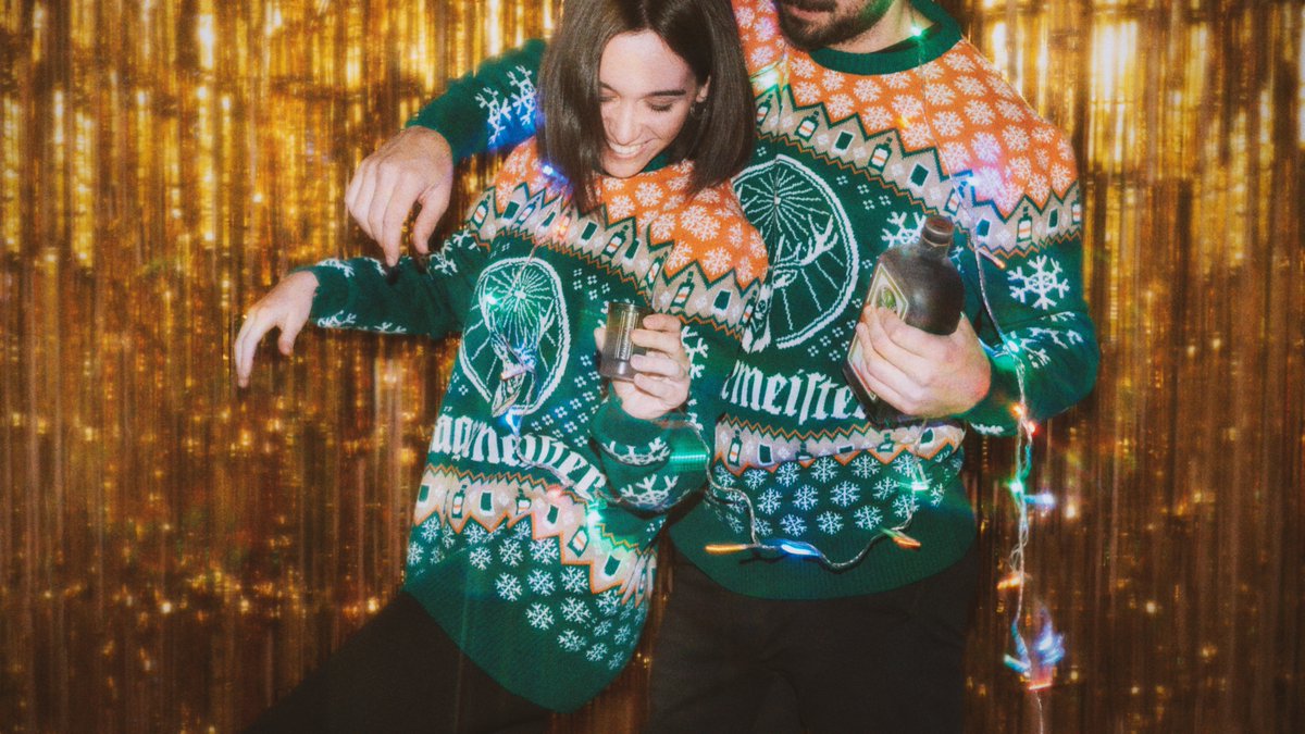 🎄✨TENEMOS SORTEO DE JERSEYS 🎄✨

Me habéis estado preguntando mucho 😌 y como ya sabéis que no soy de piedra, vamos allá:

1️⃣RT a este tweet
2️⃣Síguenos👀
3️⃣Menciona a un colega, que compartir es vivir

Que nadie se quede sin participar, que anunciamos ganadores el lunes 27 😎