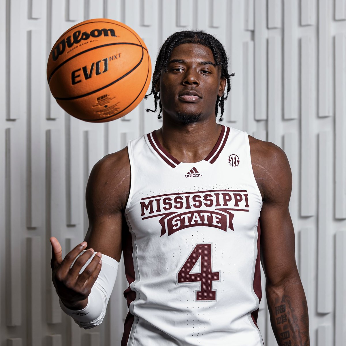 HailStateMBK's tweet photo. Hit the RT button and drop a comment to help us wish Cam Matthews a HBD 🥳

#HailState🐶 https://t.co/GJyaEmj1qF