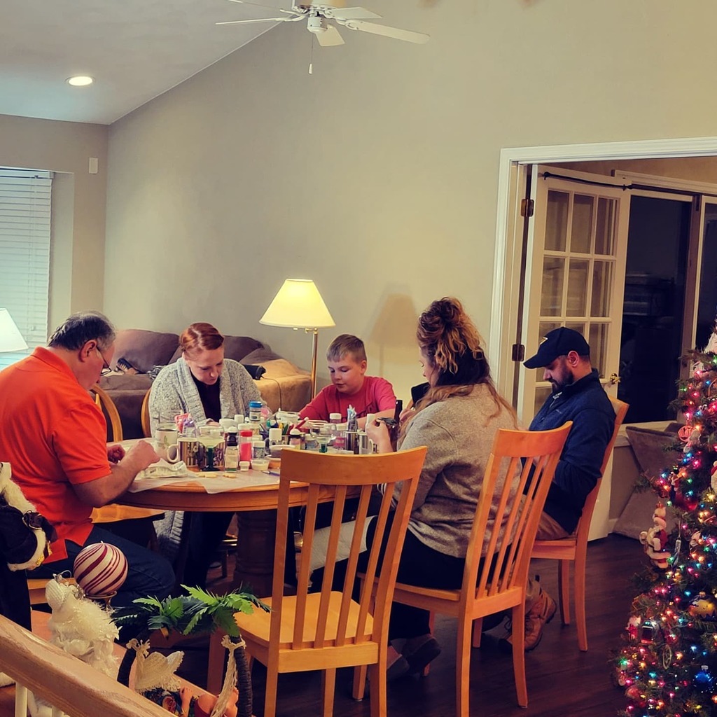 EmbroideryOnDem's tweet image. Last night was cookie decorating night. #family memories #cookiesarefun