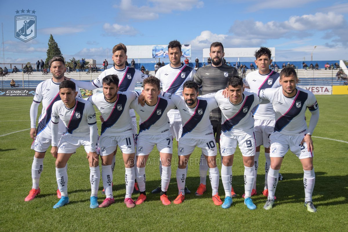 FrancooC07's tweet photo. Termina el año y estas son algunas casacas que @BrownDeMadryn usó durante la temporada  ⚓️💙 https://t.co/2jxQ590Uto