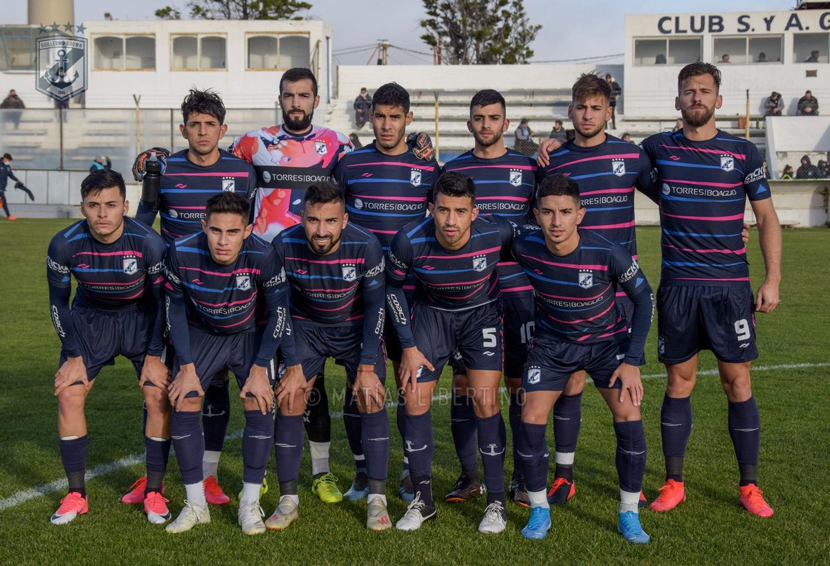 FrancooC07's tweet photo. Termina el año y estas son algunas casacas que @BrownDeMadryn usó durante la temporada  ⚓️💙 https://t.co/2jxQ590Uto