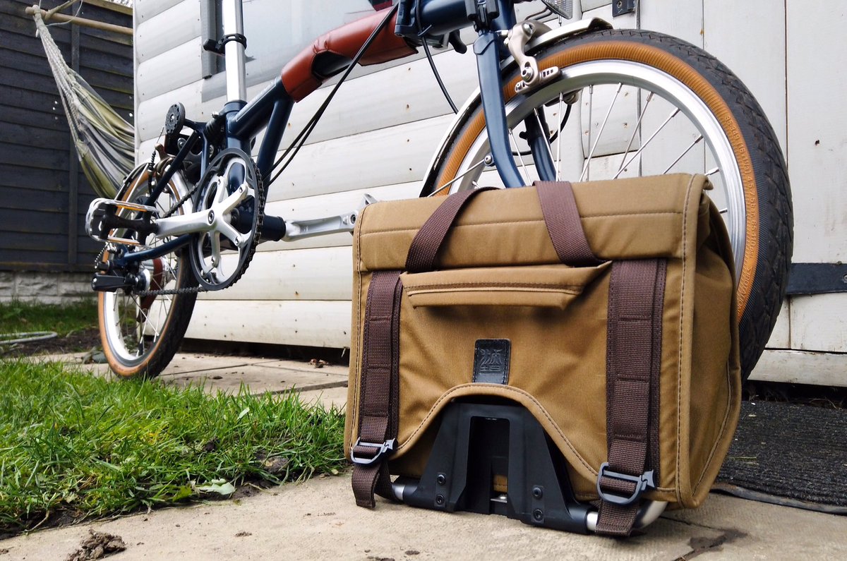 cycle_everyday's tweet photo. Trying out the new @WOTANCRAFT Y-Bag the past few days. Massive thanks to them for sending it to us, along with their Christmas Goodies as well! Great smaller bag for the #brompton 

Have a look at what we thought here https://t.co/nmIFkRYSi6 &amp; some Christmas goodies too! 🎁🎄 https://t.co/gsYoLcsDjY