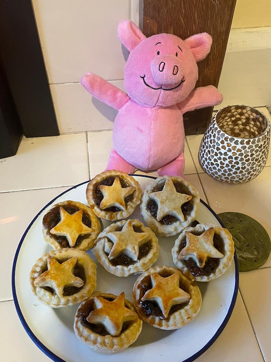 Made some mince pies with <a href="/waitrose/">Waitrose & Partners</a> mice meat and homemade pastry #stuffiebakeoff <a href="/kennykoalabear/">Kenny koala</a>