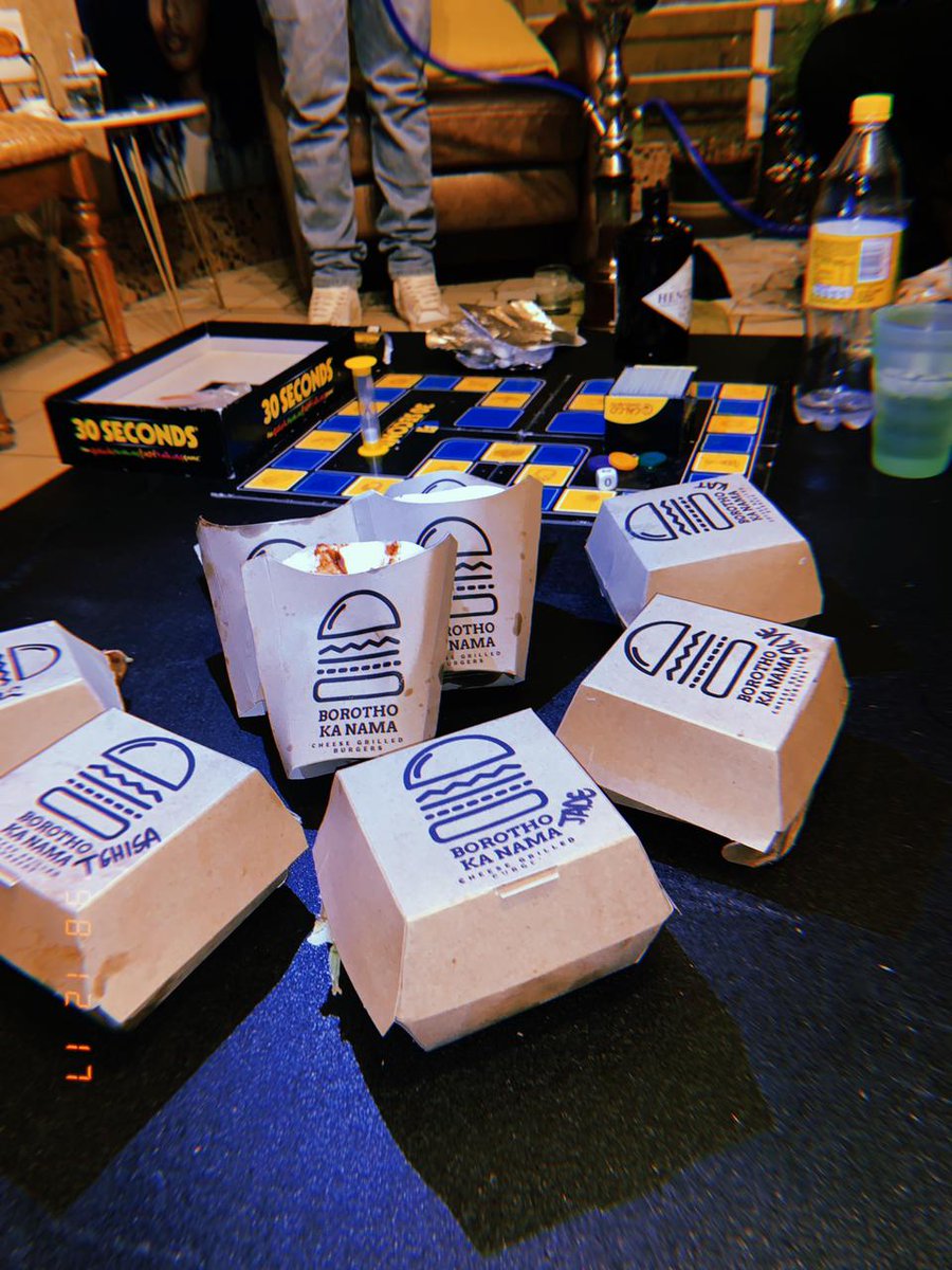🍟🍔 games night with friends? sorted! 🍔🍟