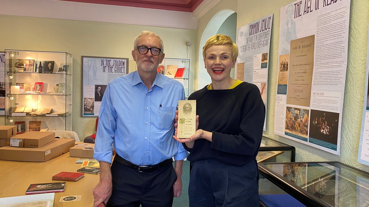 wcmlibrary's tweet photo. So that was 2021, that was...  Along with 32 live-streamed events, 20 blog posts and a virtual tour of the library to do at your own pace (https://t.co/6vmZ2HCdZX). 
Have a peek at some of what we have planned for early 2022 at https://t.co/XrTf2OFEFo - see you then 🧑‍🎄 https://t.co/sA6Q25DeCj