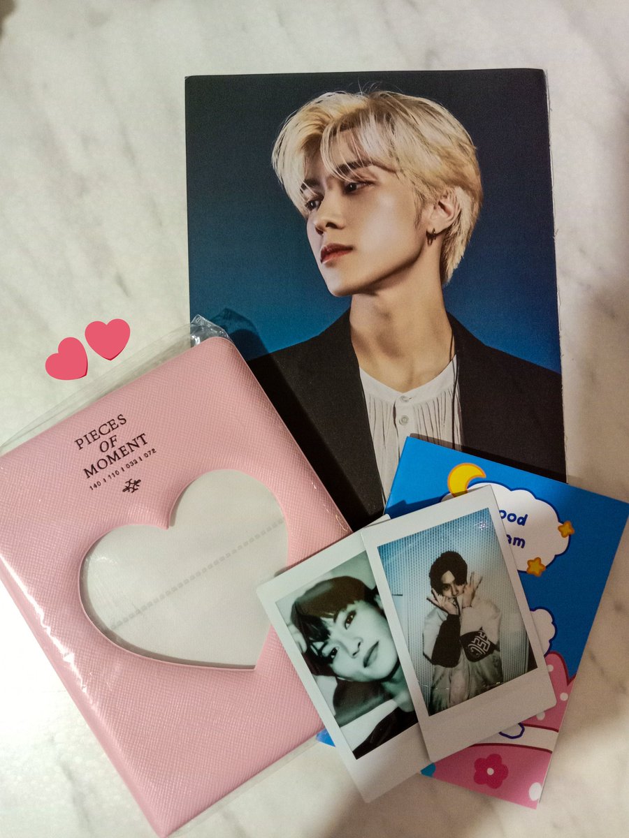hanadery00's tweet photo. tysm @h3nderychan for the smooth transaction 🥰 yung collbook yung binili ko sayo pero nakakakilig yung freebies huhu 🥺🤍 to more budols with ü #lala_proofs https://t.co/mRndc5EjUF