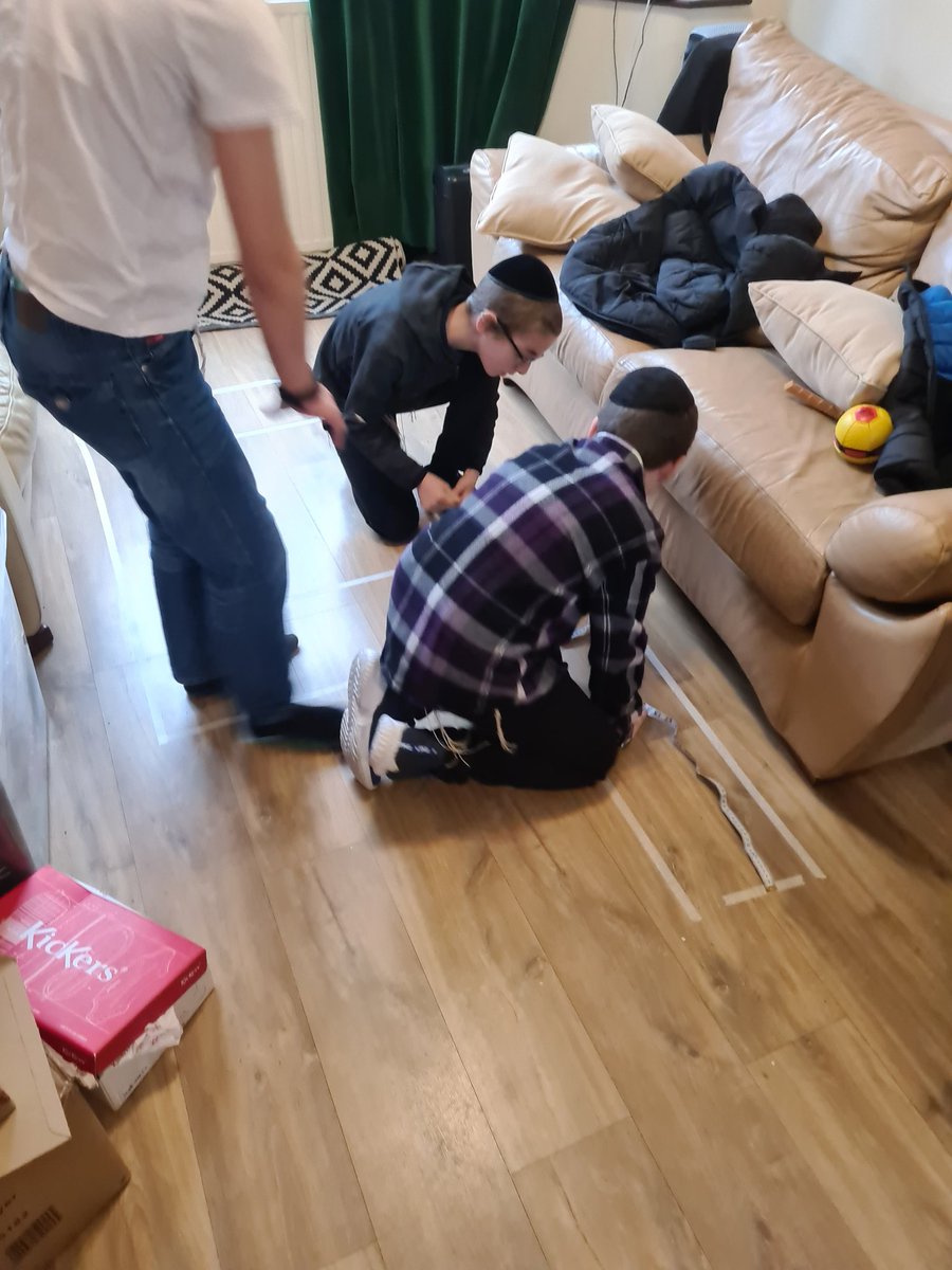 jonathonsimons5's tweet image. An amazing time was had by all today at the winter code club. 
Students learn to code their robot to navigate  a maze. Along the way skills such as mathematics, collaborative learning perserverence and problem solving were essential.
#edtechmaven #Kitronik #microbit #CodeClub