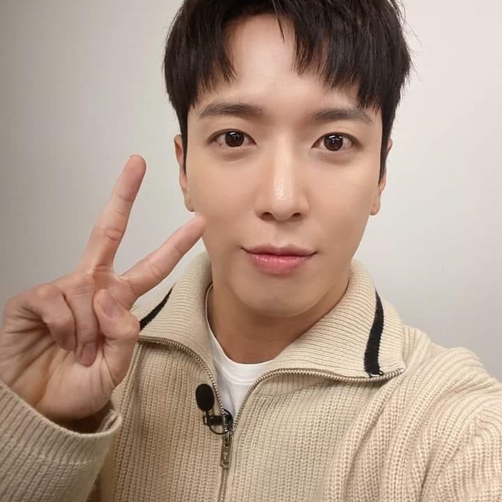 cnbluemex's tweet photo. #Boices les compartimos el link del programa del día de hoy de nuestro guapo #JungYongHwa 😍 por si gustan entrar a verlo
https://t.co/rqjfXp1pES
Crto. CN_FANCLUB
CNBLUEMEX https://t.co/Pifbd3Pg8p