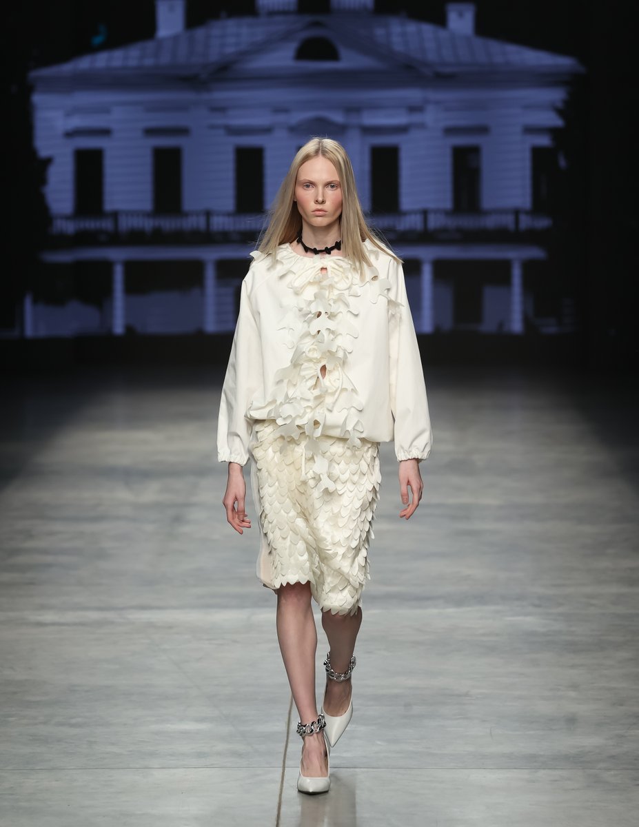 rusfashcouncil's tweet photo. SERGEY SYSOEV fashion show at #MBFWRussia https://t.co/hGxM1n39ts