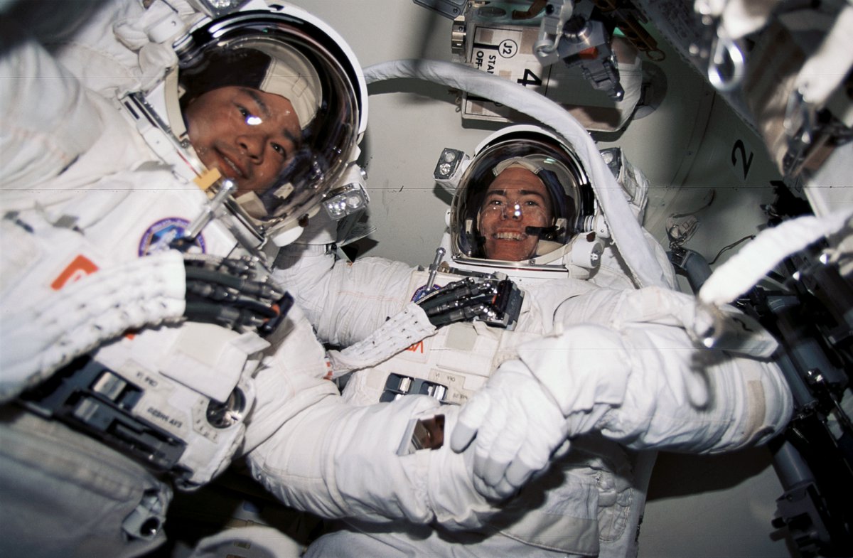 SpaceAboveUs's tweet photo. New episode! On STS-72 we're going to deploy one spacecraft but retrieve two! We'll also test out some new EVA techniques, bid farewell to a frequent flyer, and spin Koichi Wakata around until he stops smiling. https://t.co/iuKRpnthrV #STS72 1/5 https://t.co/KyTxDKVwwH