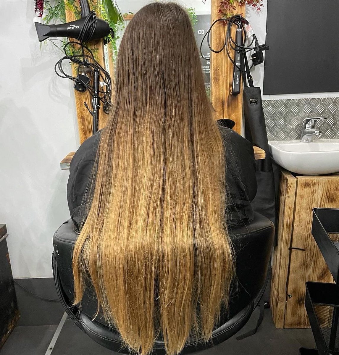 BalmainHairUK's tweet photo. SILKY PEACH
Amazing colour transformation by @sophieshairgram using Balmain Couleurs Couture.
#BALMAINHAIR
#BALMAINHAIRCOUTURE
#COULEURSCOUTURE https://t.co/m6qkHOEHT0