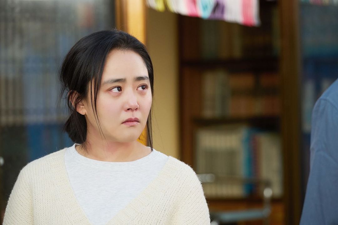 MGYIFC's tweet photo. [SNS] 211223 Moon Geun Young Instagram Update

Why does my heart cannot stay calm easily
It's probably because of Eunsoo, right?

I miss Eunsoo.
#ByTomorrow #CanSee #MyEunsoo
#Day2288💋

#MoonGeunYoung #문근영 https://t.co/H3UuS7mqsQ