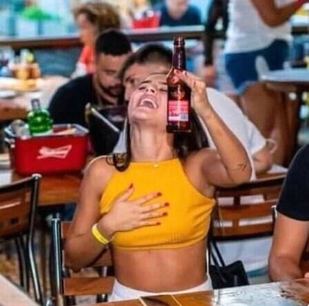 Sincerasurtada's tweet photo. Pagode antigo: a

Eu: https://t.co/PzbQhAp2rz