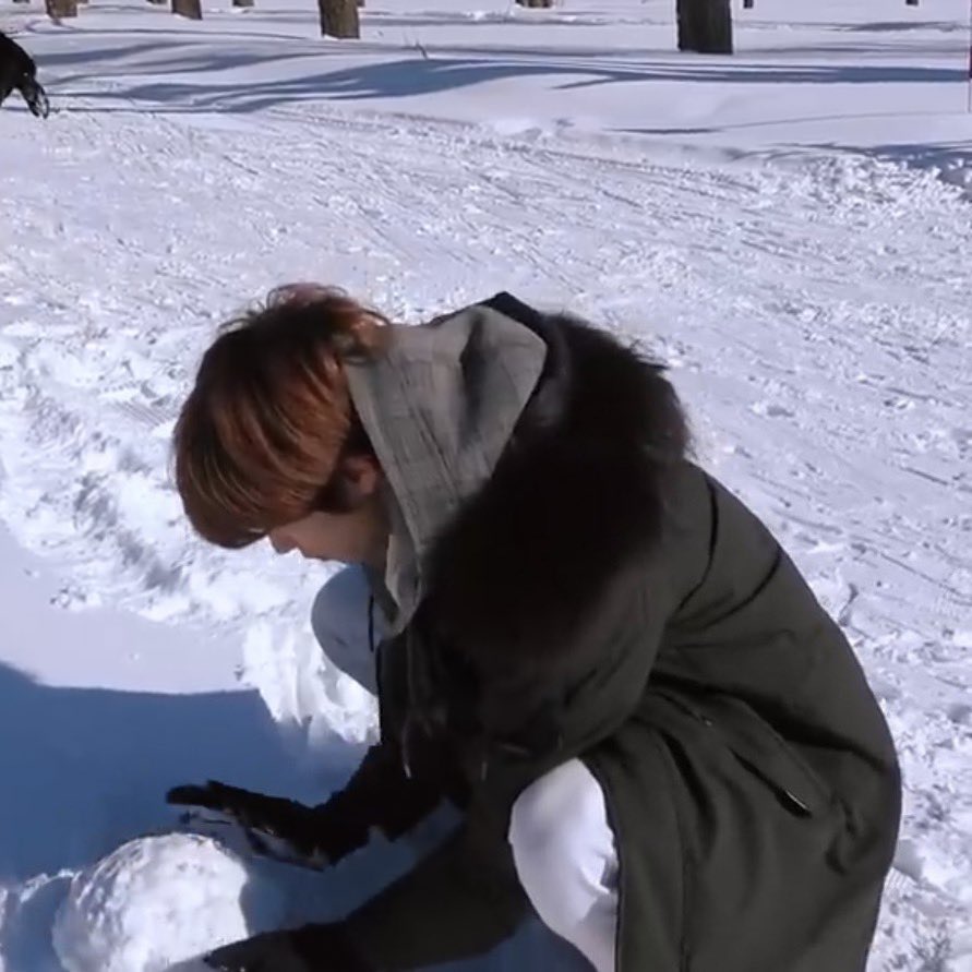 reenzune's tweet photo. @OfJouaville throwing this big ass snowball at lews https://t.co/gzcSvSpjKp