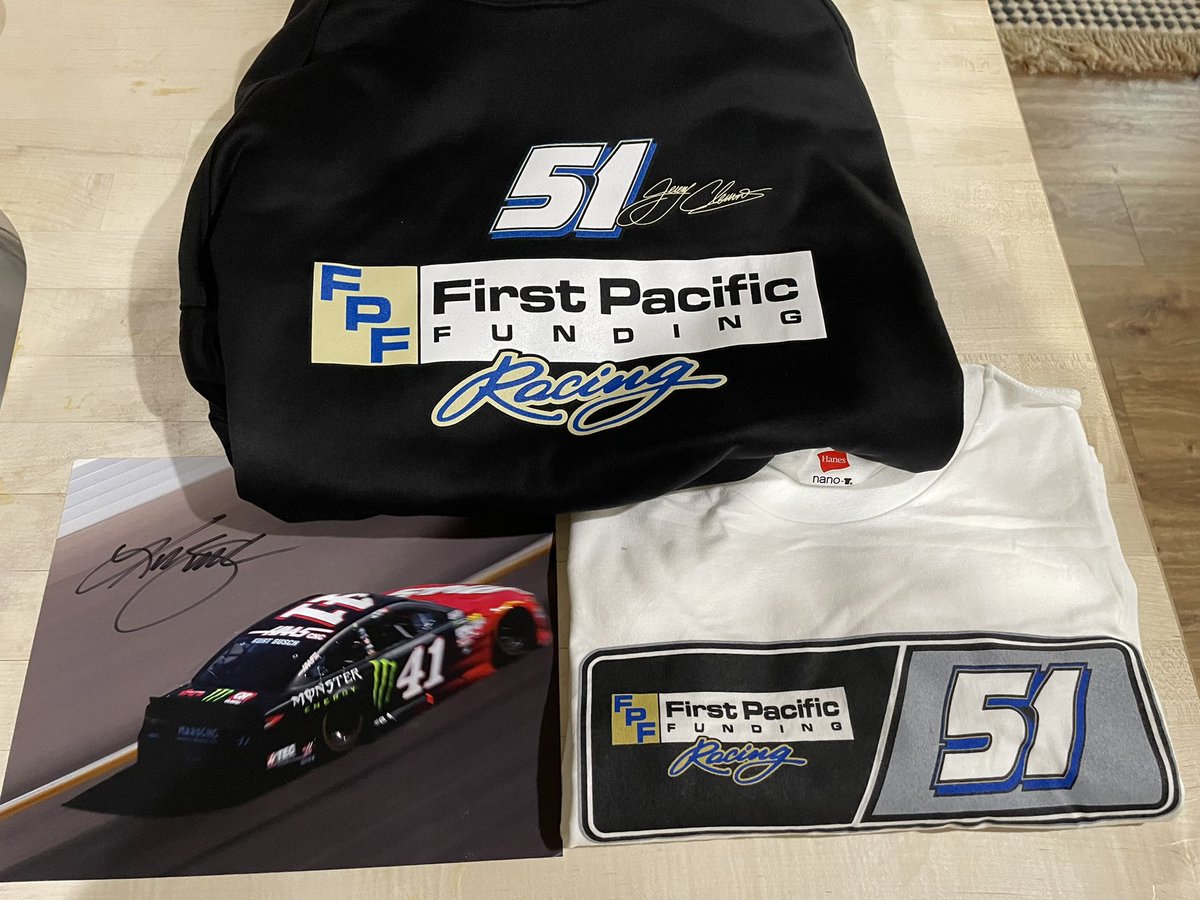 Final Christmas Giveaway 🎅

- Signed KB Photo

- FPF Racing Sweatshirt and T Shirt

- Chase Briscoe Signed Woodford Reserve 

Again, thank you for your support of the 51 of <a href="/JClements51/">Jeremy Clements</a> 

We have so many cool things for ‘22

RT this Tweet
Follow: <a href="/racechaser51/">𝙎𝙩𝙚𝙫𝙚 𝘾𝙖𝙧𝙣𝙚𝙨</a> and <a href="/FPFRacing/">First Pacific Funding Racing</a>