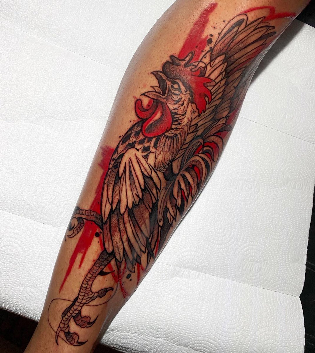 ThiagoScap's tweet photo. Tattoo do meu brother @Alan_Passos  feita semana passada, mais uma do @atletico pra coleção. Tmj parceiro!!!
.
#galonapele #aquiegalo #atletico #rooster #blackredwork #sketch https://t.co/AGc4BhM3lc