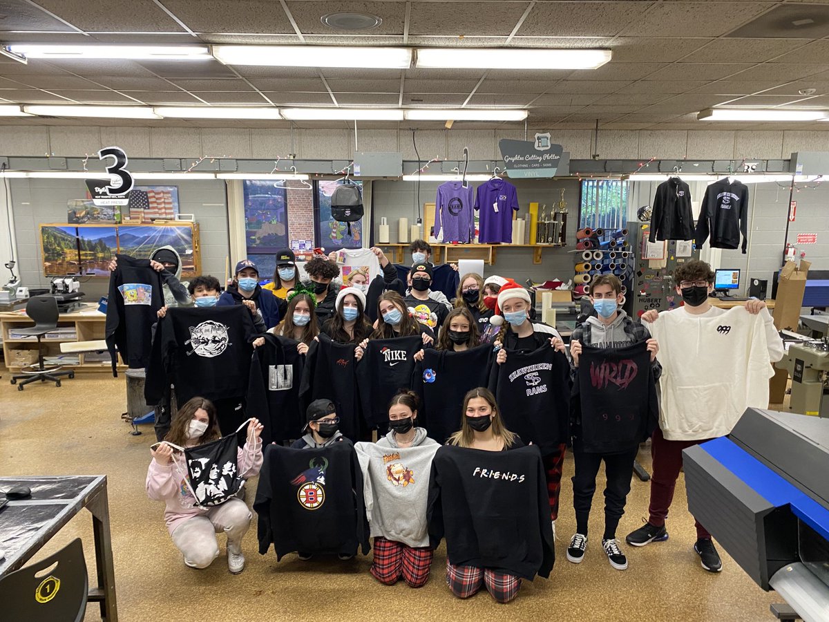 GraphicsShaw's tweet photo. Students secret Shop swap gifts. Processes include heat transfer vinyl, embroidery, sublimation and screen printing! Happy holidays from graphics!!! ⁦@shawtech_hs⁩ ⁦@yourPINE⁩ ⁦@ChampsChoiceNE⁩ ⁦@ptssports⁩ https://t.co/t0vFZoeH70