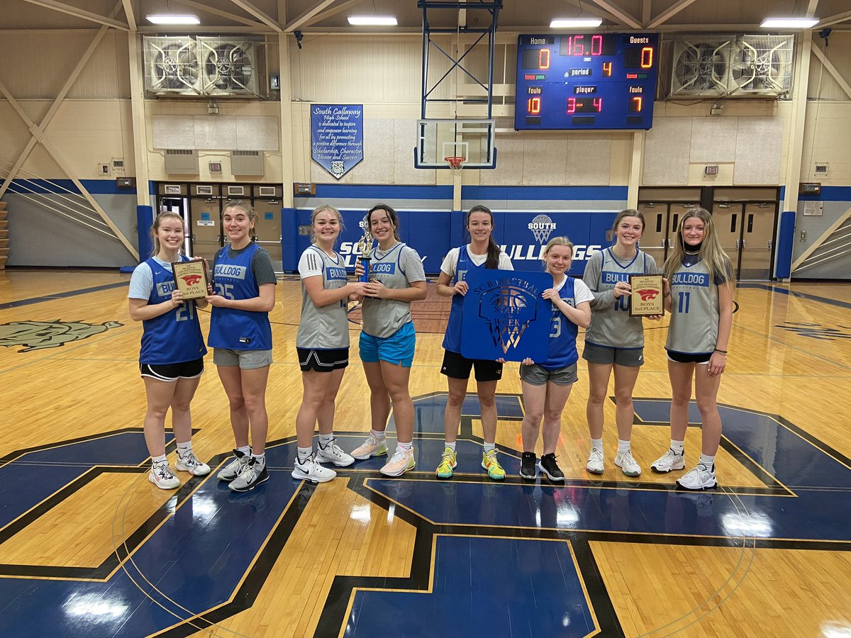 SCGirlsBasketb2's tweet photo. SC girls competed hard in a 2v2 Tourney this morning. Special thanks to @boys_sc for letting us use their trophies! Merry Christmas https://t.co/tov2sUBNIX