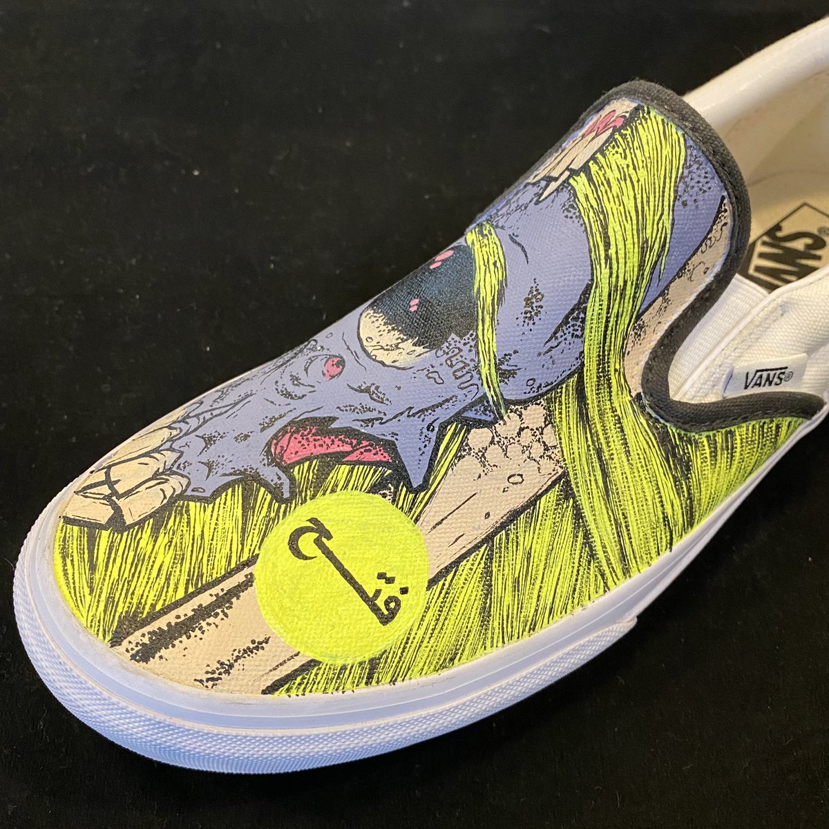 Ilham Pratysta menggambar ulang artwork gue di Vans Slip On. dari artwork untuk <a href="/lord_kobra/">Morgue Vanguard</a> x Still album ‘Fateh Remix/Reinterpretation’. terima kasih!