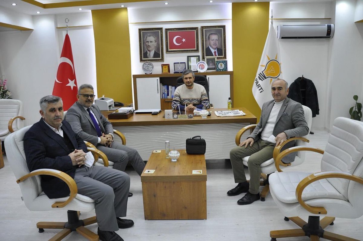 amasyamerkezmib's tweet photo. Bem-Bir-Sen Amasya İl Başkanlığı görevine yeni seçilen Vedat Sarı ve yönetimine nazik ziyaretleri için teşekkür ediyor görevlerinde başarılar diliyoruz. https://t.co/VhS6mtDjqJ