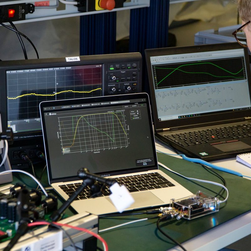 EDRT_SKIP's tweet photo. Today we tested our preamp and active filtering using a Red Pitaya @RedPitayaCom as a bode plotter and spectrum analyzer.
The results surpassed our expecations - practically identical as simulated. 
Currently calculating our SINAD and #THD. Seems to a LOT better than anticipated! https://t.co/h8NMJ03OKe