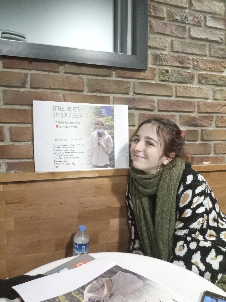 Şiir gecemiz 19.00'da başlıyor. Hepinizi Kuzey Kafeterya'ya bekliyoruz.