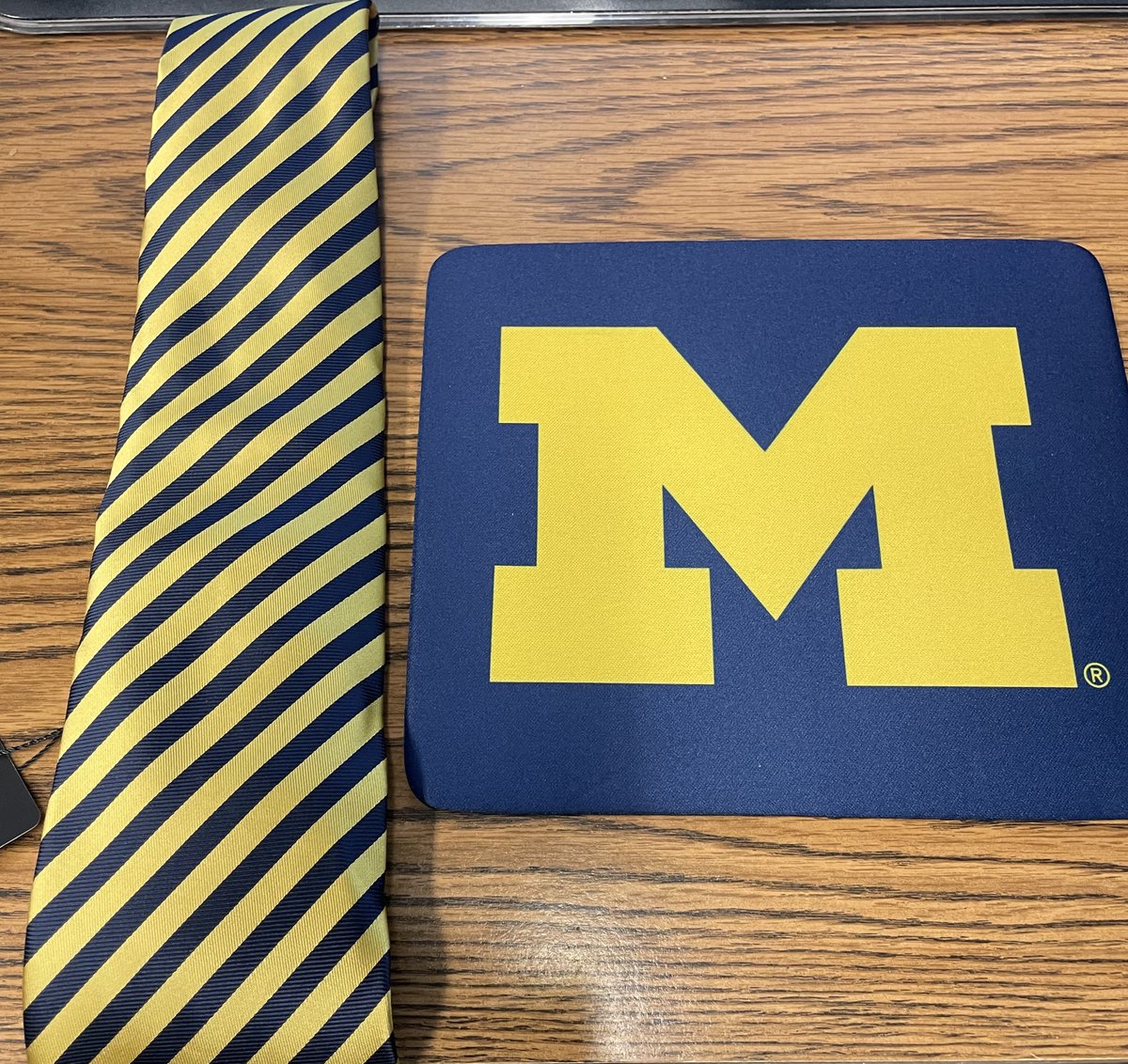 Pravir (@proximal_baxi) on Twitter photo Look at this AMAZING surprise on my desk from <a href="/Rush_Nephrology/">Rush Nephrology</a> fellow <a href="/chintav8/">chintav shah</a>. #RushFellowz tradition for the holidays! Thank you for making my day and hopefully giving us some good luck for the playoffs <a href="/UMichFootball/">Michigan Football</a>.
#RushRenalRules
#GoBlue Look at this AMAZING surprise on my desk from <a href="/Rush_Nephrology/">Rush Nephrology</a> fellow <a href="/chintav8/">chintav shah</a>. #RushFellowz tradition for the holidays! Thank you for making my day and hopefully giving us some good luck for the playoffs <a href="/UMichFootball/">Michigan Football</a>.
#RushRenalRules
#GoBlue