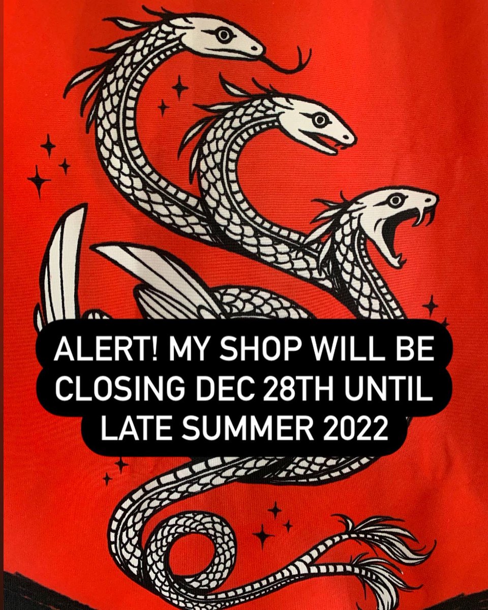 Hydrajen's tweet photo. Alert! My shop will be closing dec 28 until late summer 2022. Link in my profile. If you want a brown witch bag, message me directly. https://t.co/3AlRCvN4hP