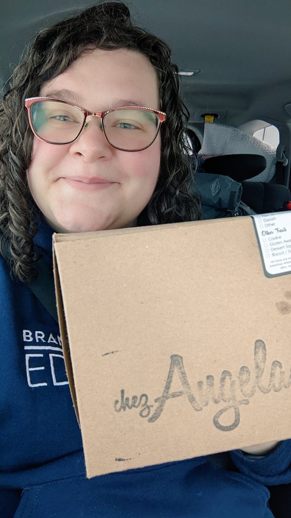 Secured the second batch of goods <a href="/oldmangord/">Gordon Moellenbeck 🧢</a> 
#bakedgoods #local #chezangela