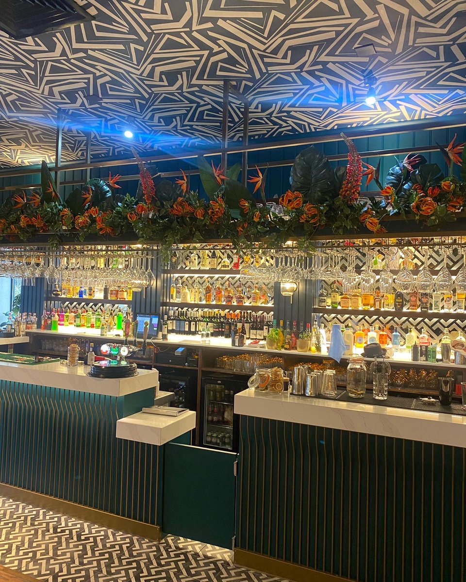 🇧🇷 Hulls newest Brazilian restaurant, Beleza based on Kingswood, Hull.  Dressed head to toe in Vivienne Rose wallpapers and our gorgeous fabrics on these amazing chairs too.  Doesn’t it look superb! 🇧🇷