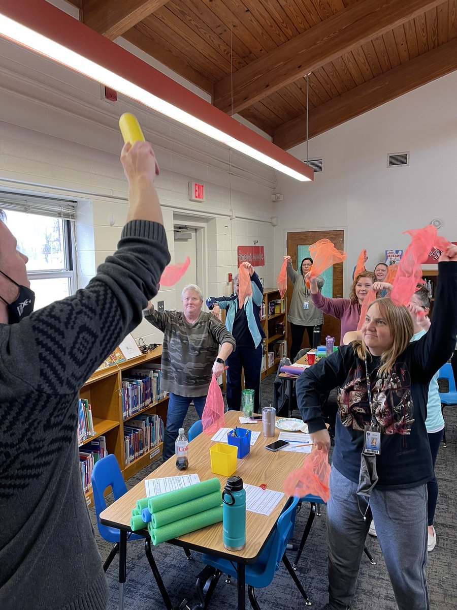 ReadMatz's tweet photo. Bohemian rhapsody conducting and scarves. @Foundation4SPS @CoachBrum @PittmanEagles https://t.co/gjLbdtNqNj