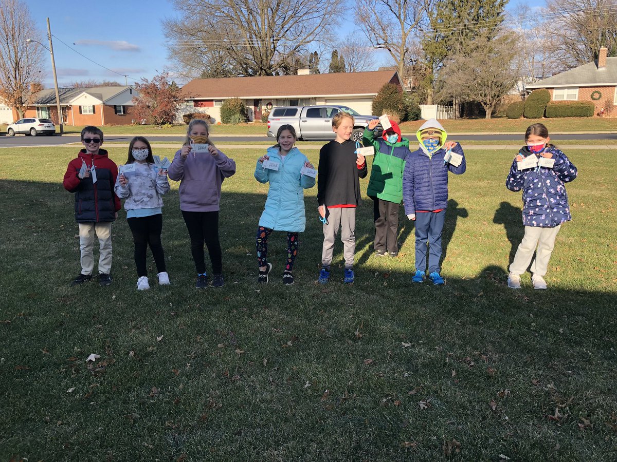 BandReese's tweet photo. The Pine Street Band Elves may or may not have spread some jolliness in the disguise of candy canes in a very stealthy fashion today! https://t.co/RN9ItemSGu