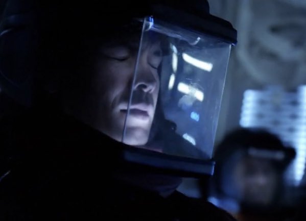 bellarkefiles's tweet photo. the moment they realised they lost each other. #the100 https://t.co/8VqIpzGWGl