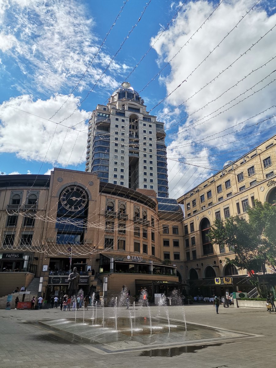 StageAnt's tweet photo. Mandela square ❤️
#sandton
#jhb
#skyporn
#holidays https://t.co/bIyo0LRYUc