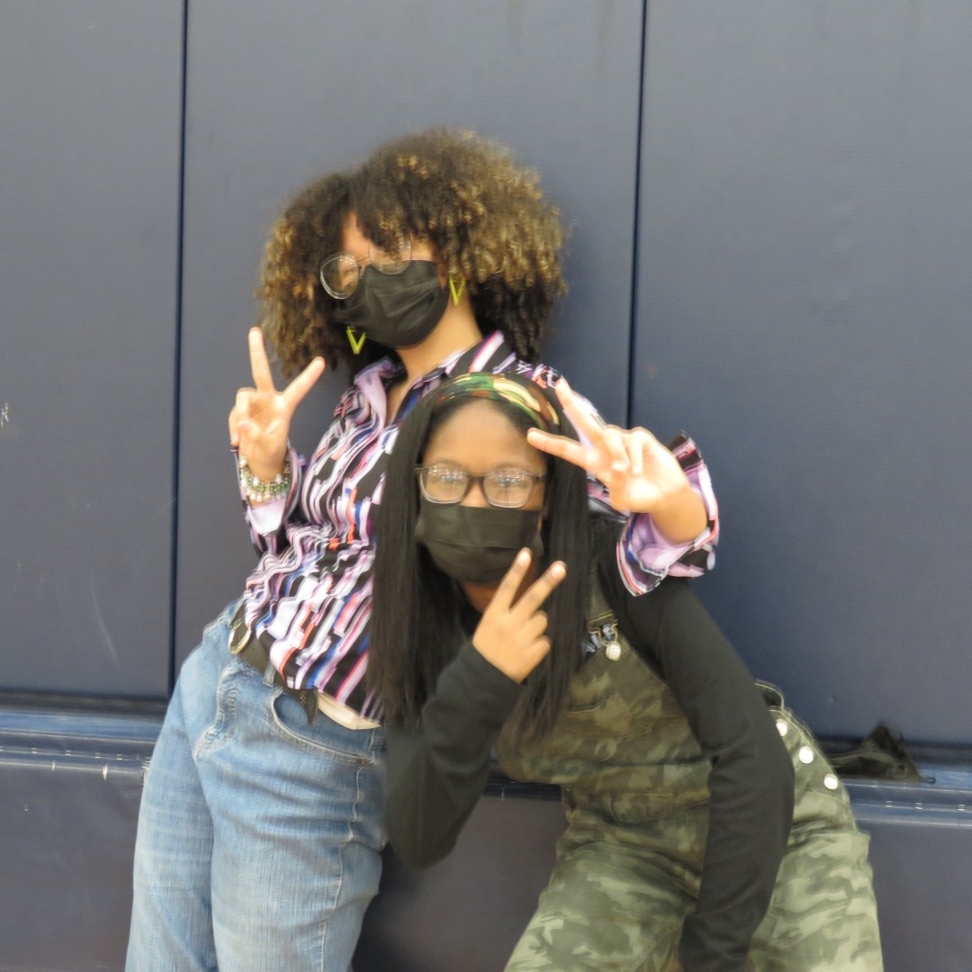 SyracuseAcademy's tweet photo. #SASCS #MiddleSchool dressed in various decade fashions for their #SpiritDay event leading up to #WinterRecess. Way to stay so fresh and so cool #SASAtoms! Visit our FB page to view more picts. from the #DecadeDays event.
.
@dfrankny @Ninacharters @CharterEmpire @nycharterassoc https://t.co/pHyjlh0nmb