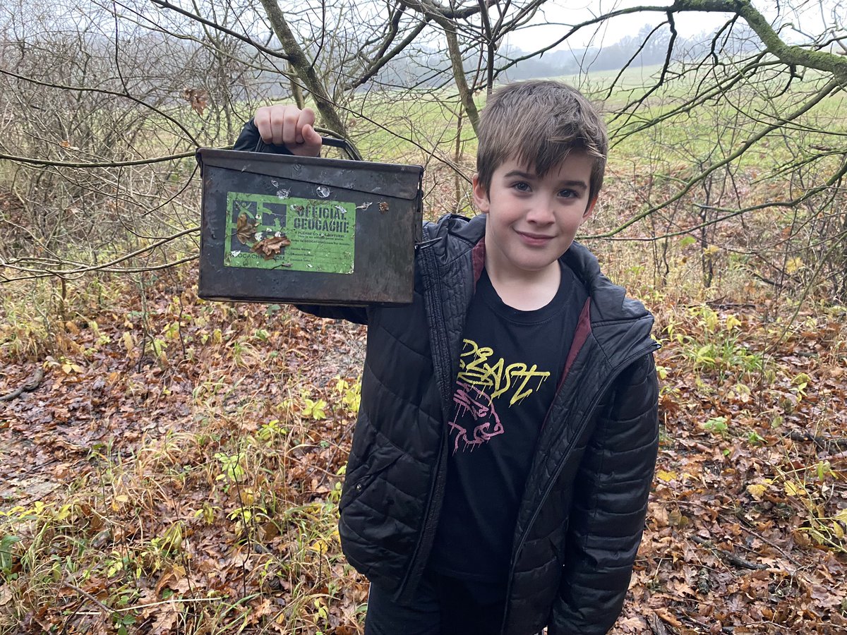 GeocachingOscar's tweet photo. Went out and this ammo can today. First hidden in 2006 @GoGeocaching #geocaching https://t.co/LN465dto5j