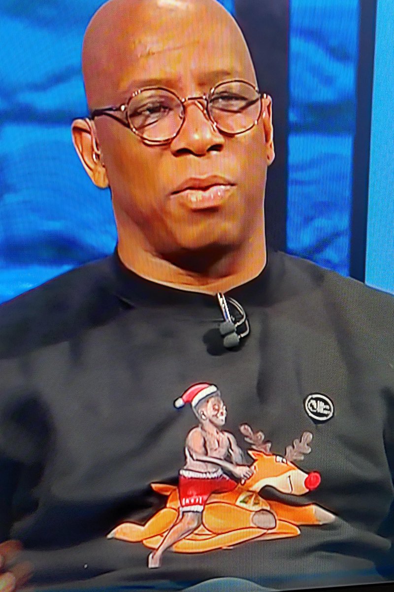 DailyAFC's tweet photo. Ian Wright's Saka sweatshirt 😂 https://t.co/cgO2GB8p5g
