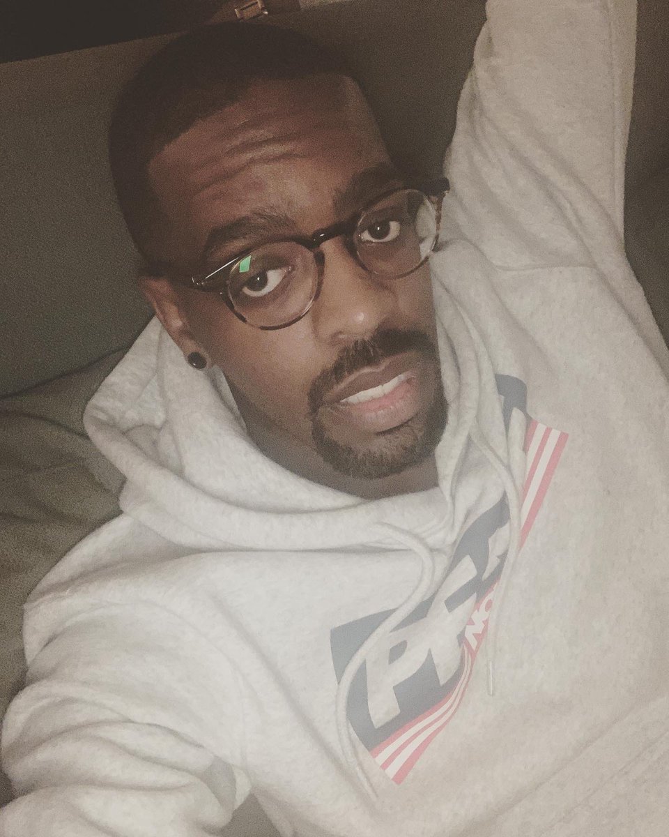 Chieef_Raka's tweet photo. A lil #ThrowBackThursday before the full beard! #Blackman #BaeAf #Goatee #Thirtyish https://t.co/xmiBYCFOXx