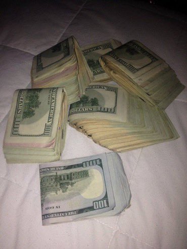 LegitSu85841243's tweet photo. #sugardaddylegit It's Christmas time and am giving out $500 💰💰to the first 20 babes to retweet and Dm...only real and legit babes should dm me on Kik Davidmiller2345 https://t.co/vWjyxHGvBL