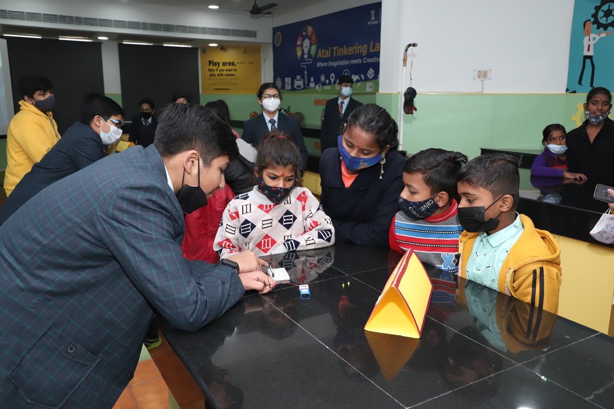 BBPSMV's tweet photo. They enjoyed and connected with each one of us..it was indeed a pleasure for BBPS to have the young ones with us.
Here are the glimpse of the same..
#kindenssmatters #santawithin #chrimas2021 @UNESCO_MGIEP https://t.co/f8CzkaDq5z