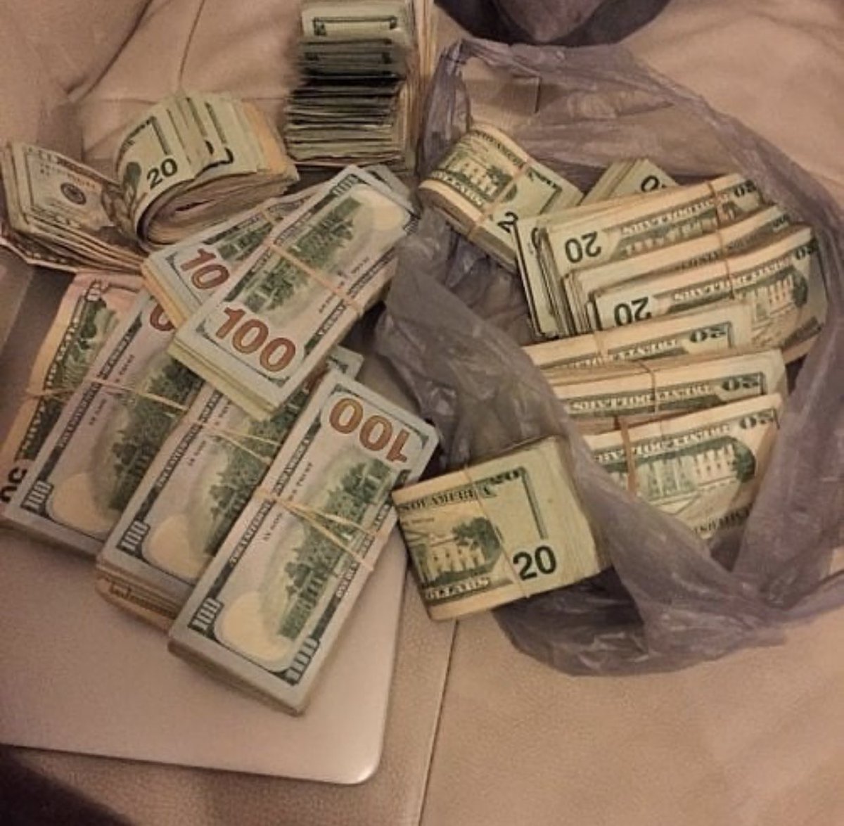 LegitSu85841243's tweet photo. I'm a legit sugar daddy who just wants to shower my baby with money. No sex or nudes. 
#sugardaddylegit #sugardaddyswanted Dm me on Davidmiller2345 https://t.co/5nXqnufuZf