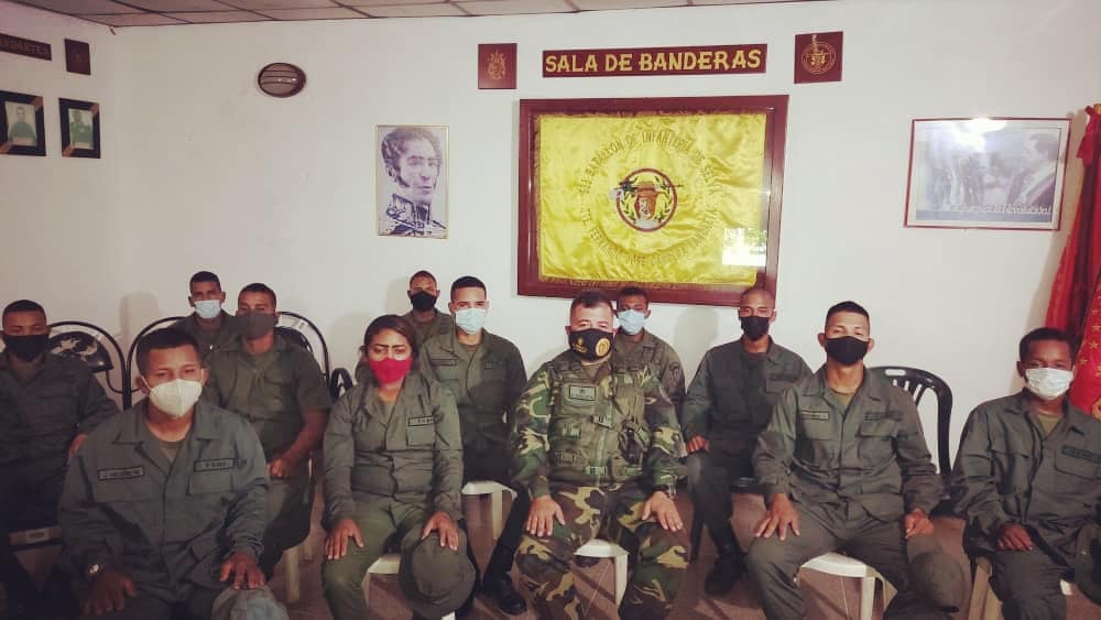 53Brinfs's tweet photo. 📣 #Enterate •| Con gran Patriotismo Historico, y cumpliendo con las instrucciones del ciudadano GF @padrinovladimir se llevo acabo en los distinstos Batallones @53Brinfs y cumpliendo con las medidas de Bioseguridad, se sintonizo el Documental " CARABOBO LA BATALLA " |• https://t.co/r5AJkTbb2B