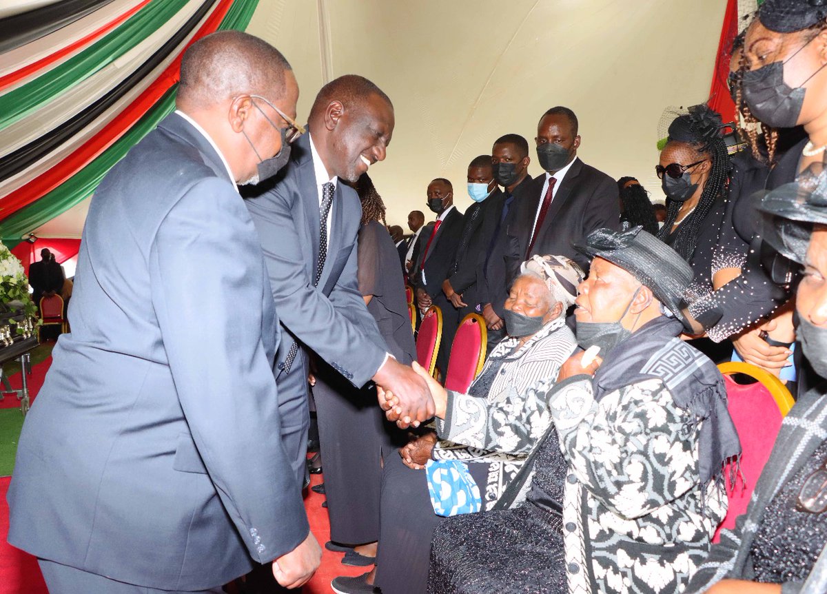 WilliamsRuto's tweet photo. Joined the family, staff and friends of our late Chief of Staff Ken Nyauncho Osinde in prayer as we laid him to rest in Ngata, Nakuru County.

Ken was a forthright, diligent and a natural leader. https://t.co/mhIMf6yNlF