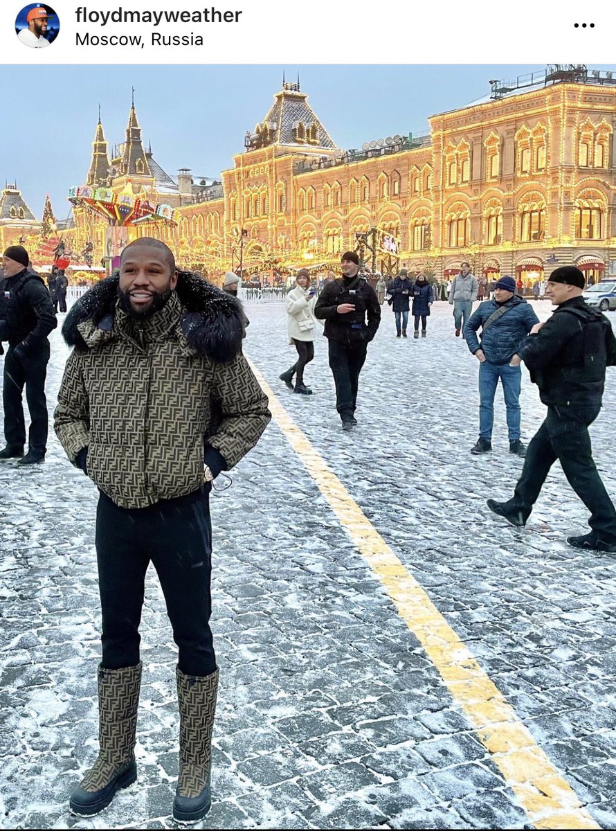 Beno_ldn's tweet photo. Floyd Mayweather looks like a typical Essex girl at Winter Wonderland https://t.co/MIiuYvTEUl