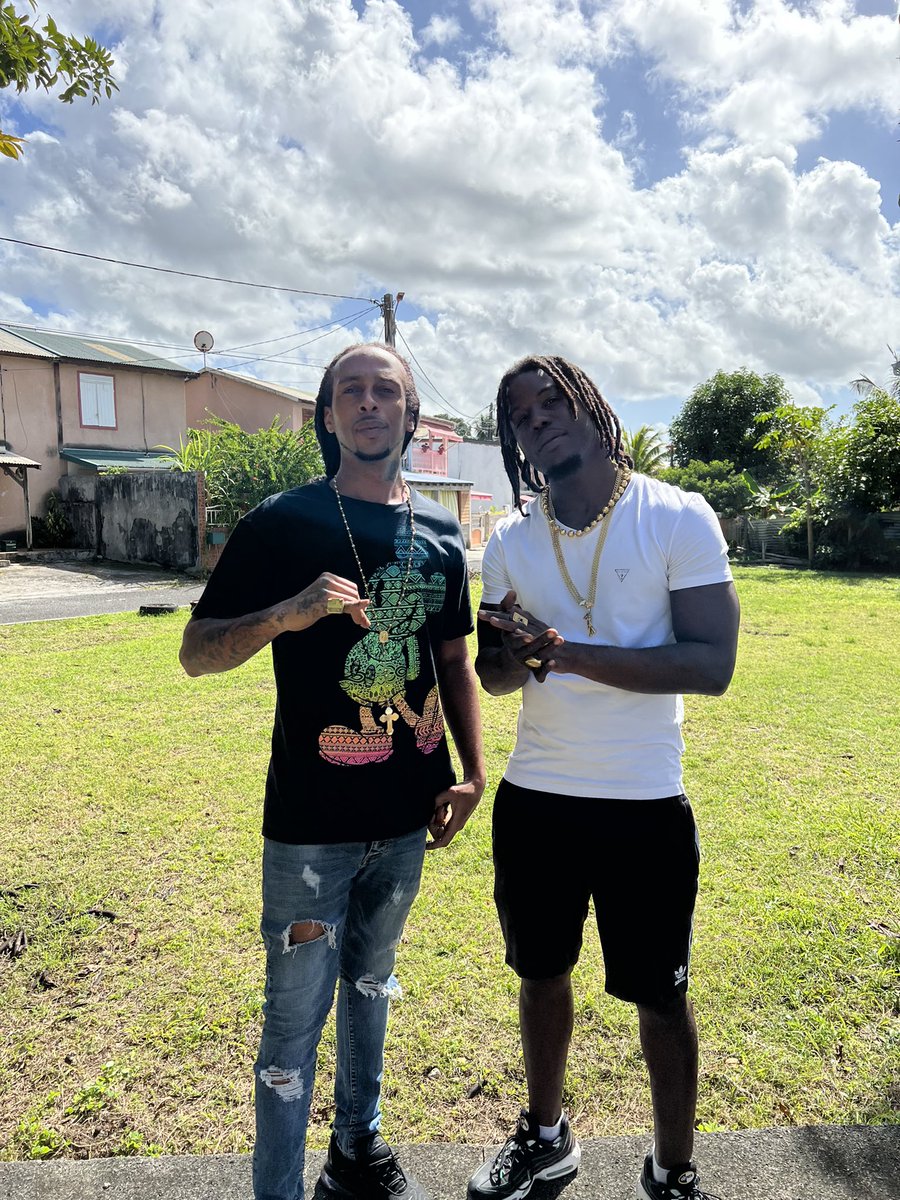 131Kill's tweet photo. Retrouve le bro @kerosnofficiel sur «  Péyé mwen » le titre c’est « Mèm vi la »  C juste Saale les G🤟🏾🔥 https://t.co/mHRQw6tsPG https://t.co/4fDYN8gpOP