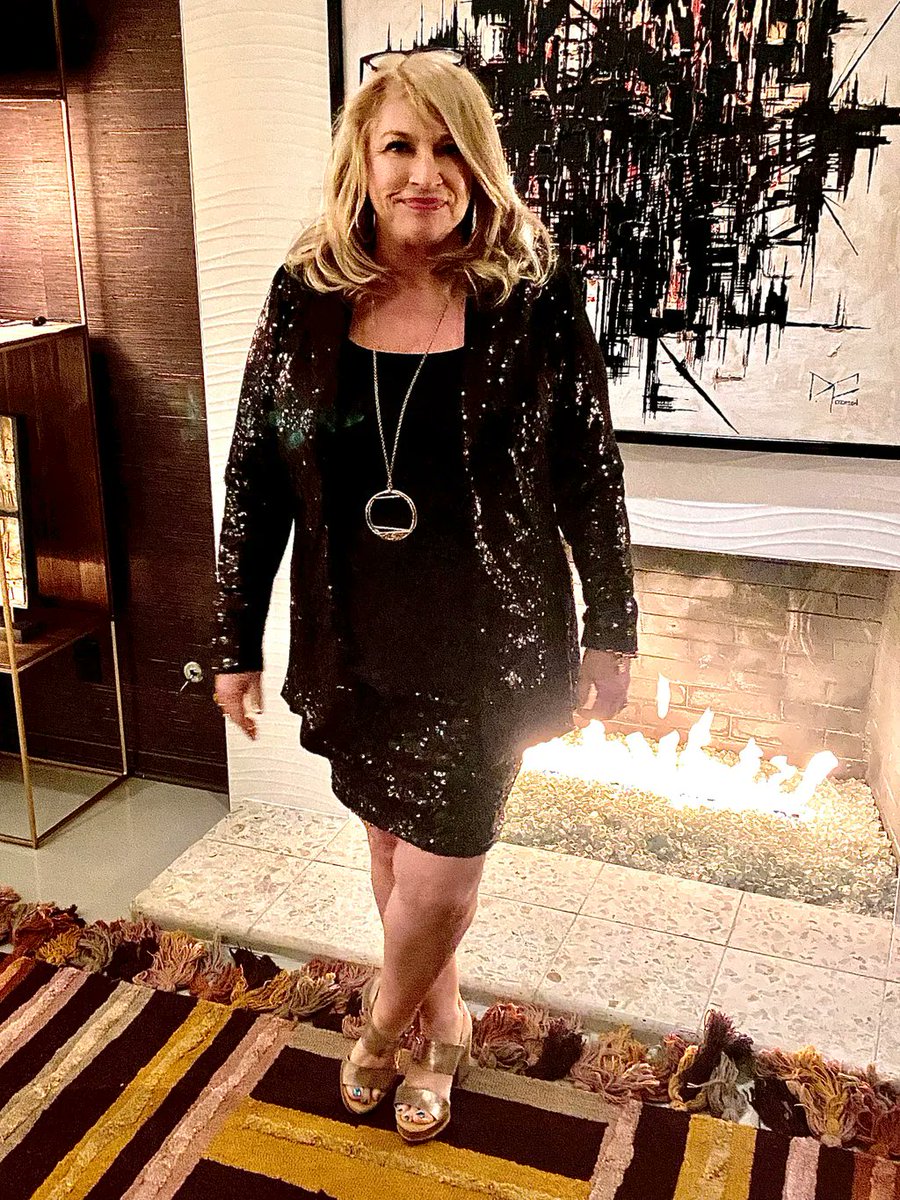 TheDeeView's tweet photo. When will I wear this again? Next year? I can wait…#fancyclothes #backofcloset https://t.co/gV6W0odpa6