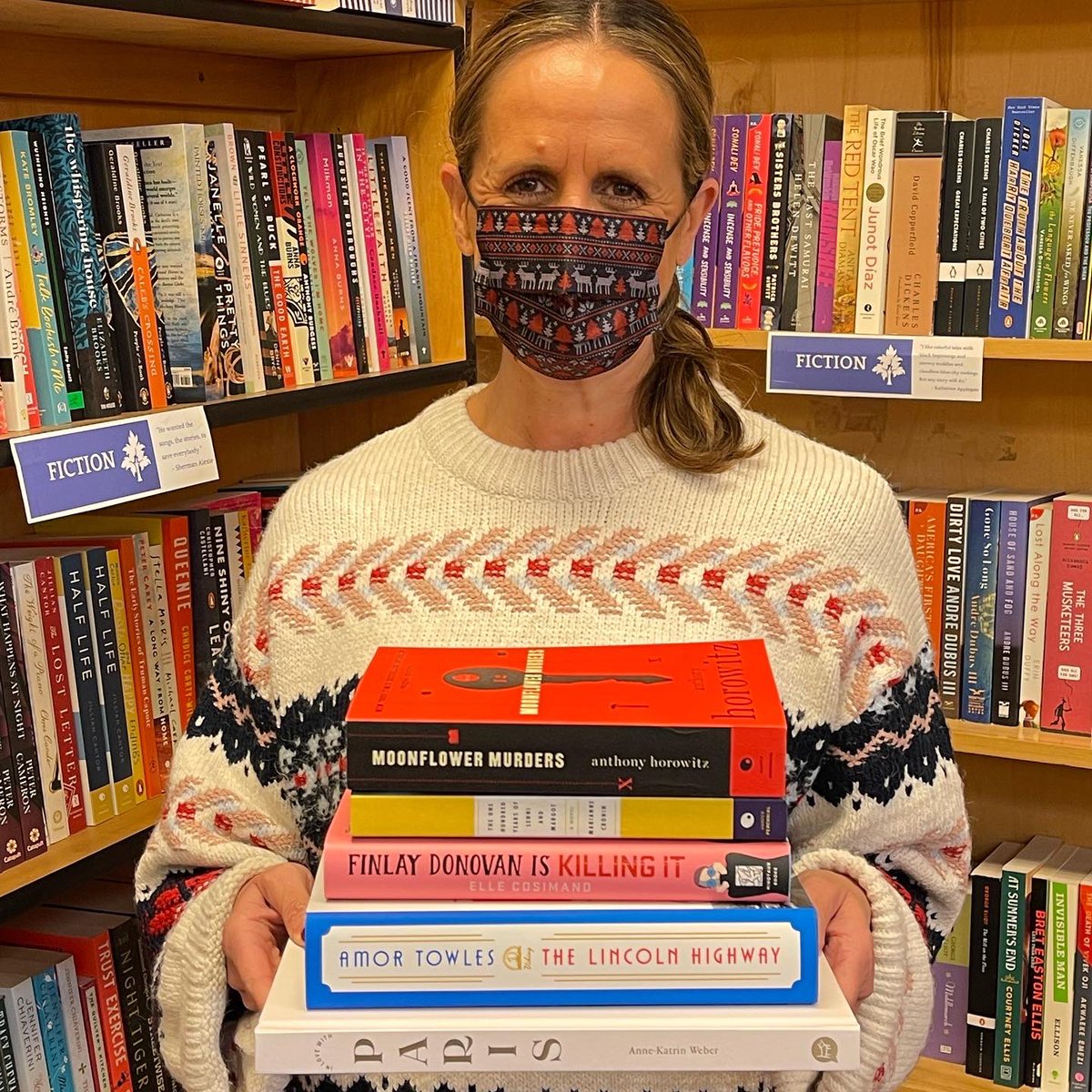 rakestrawbooks's tweet image. No matter who you’re shopping for our talented booksellers can find you a great book for them! We’re open 9:30 AM to 5 PM today. Come on down! #welovebooks #stacksofbooks #indiebookstores #booksellers #shoprakestrawbooks #livelocallydanville