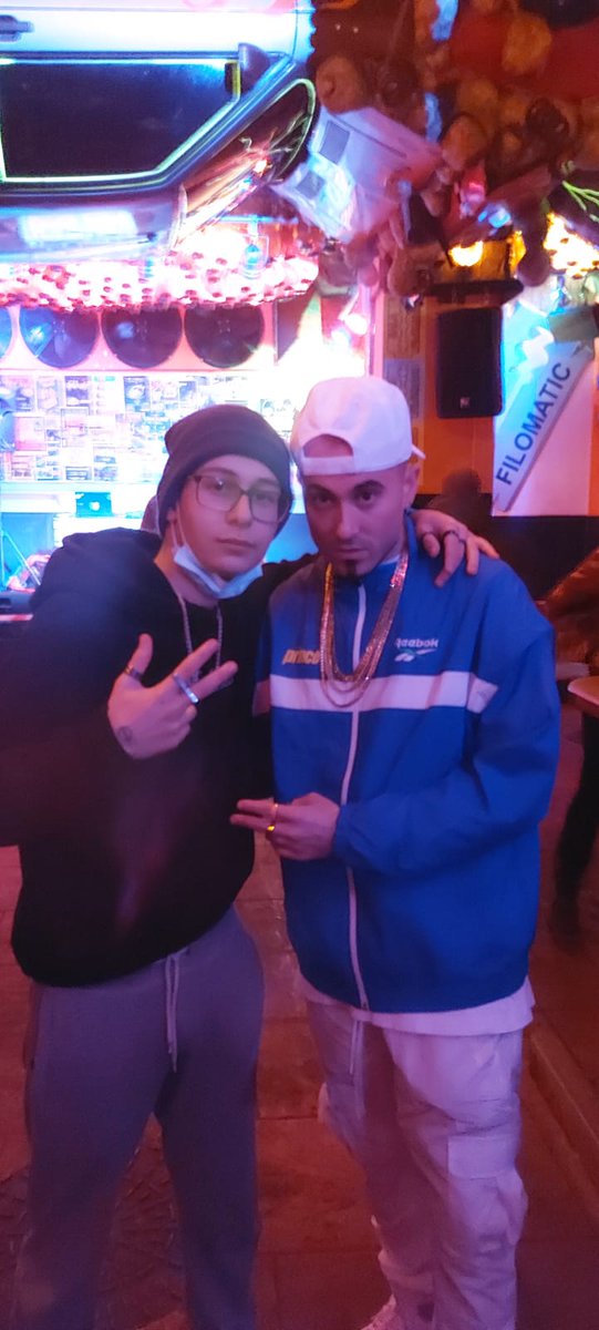 Antontaao's tweet photo. Vengo a presumir que conocí a este par de gigantes este año💜💜🔥
@GoldLopes #BLESSED013 https://t.co/JwV9zKziHj